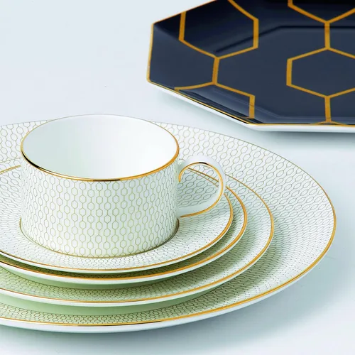 Vista 4 de Wedgwood Gio Gold - Juego de 5 piezas