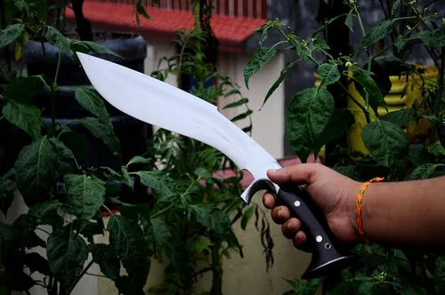 Vista 4 de Cuchillo kukri moderno Cheetlange de hoja de 13 pulgadas de largo con templado, afilado, listo para usar