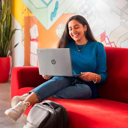 Vista 9 de Computadora portátil HP de 14" para estudiantes, edición 2026, procesador