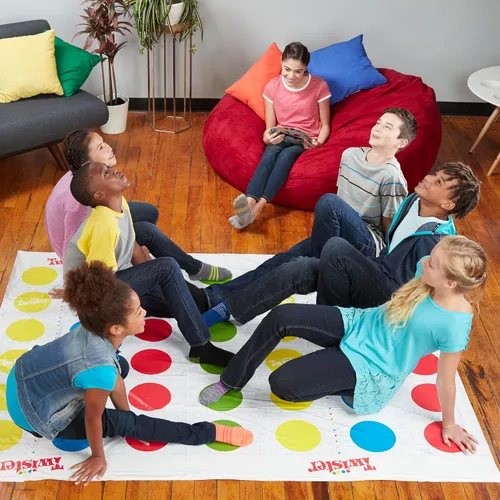 Vista 8 de Hasbro Gaming Twister Ultimate: Tapete más grande, más puntos de colores, juego familiar de fiesta para niños de 6+ años; compatible con Alexa