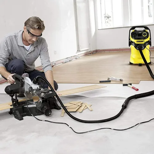 Vista 12 de Karcher WD4 aspiradora para agua y polvo, multiuso, con motor de 1800 V, diseño que ahorra espacio.