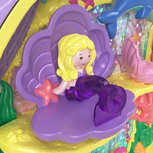 Vista 2 de Polly Pocket Keepsake Collection Mermaid Dreams Compacto Coleccionable, Tema Bajo el Mar, Caja Especial, 2 Muñecas Sirena, Anillo Usable y Más