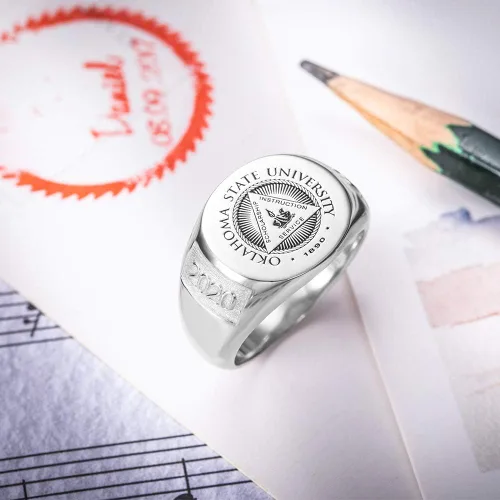 Vista 2 de Anillo de sello vintage personalizado de plata de ley 925 con placa de latón con escudo de armas, anillos personalizados grabados con nombre