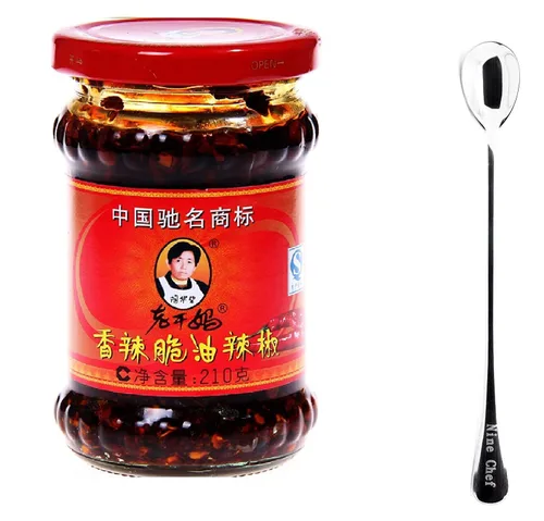 Vista 8 de Lao Gan Ma Chili Frito en Aceite – 730g (25.75 oz) Auténtico Chile Crujiente Chino Condimento Picante y Sabroso para Fideos, Arroz, Salteados