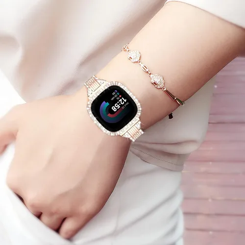 Vista 7 de MOFREE Compatible con Fitbit Versa 4 bandas/Fitbit Sense 2 bandas para mujeres con funda protectora de parachoques duro, joyería elegante pulsera