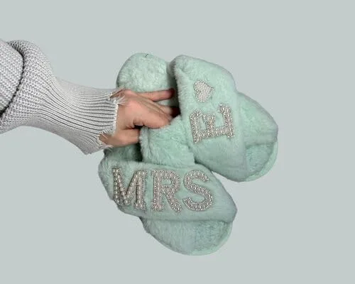 Vista 8 de Pantuflas de personalización de nombre Pantuflas esponjosas para fiesta de novia Regalo de Navidad Pantuflas personalizadas Regalo de dama