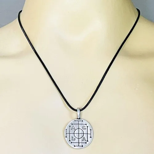 Vista 3 de Joyería judía del judaísmo AGLA Atah Gibor Le-olam Adonai - Collar con colgante de peltre plateado para hombre, amuleto de protección, amuleto