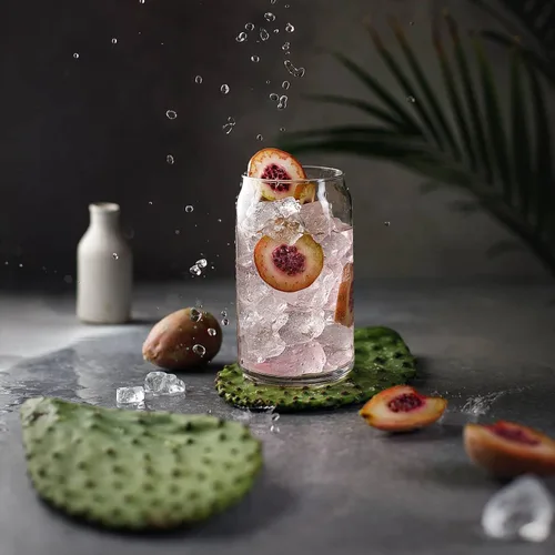Vista 6 de Le'raze Juego de 4 vasos patentados Can Shaped con tapas y pajitas de bambú – Vasos de agua transparente de 16 onzas para café helado, té, cócteles