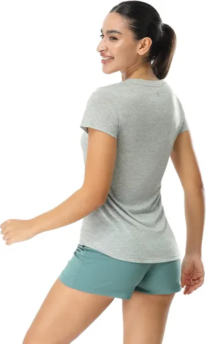 Vista 4 de icyzone Camisetas de entrenamiento para mujer - Camisetas de yoga para gimnasio, correr, fitness, cuello en V