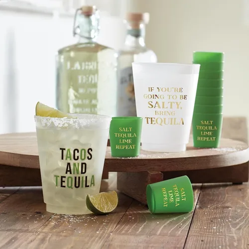 Vista 3 de Santa Barbara Design Studio Party Shot Glass - 10 vasos reutilizables de plástico sin BPA, 2 onzas, tequila de sal y lima