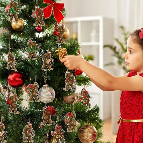 Vista 6 de Kathfly Bigfoot - Adorno de Navidad de madera Sasquatch colgante Bigfoot divertido árbol de Navidad, decoración de gorila, adornos colgantes