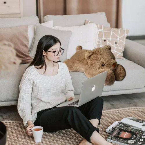 Vista 7 de FoxVilla Oso de 4 libras de peluche con peso, peluches de felpa con peso de 24 pulgadas para adultos, lindo peluche suave con peso para lanzar