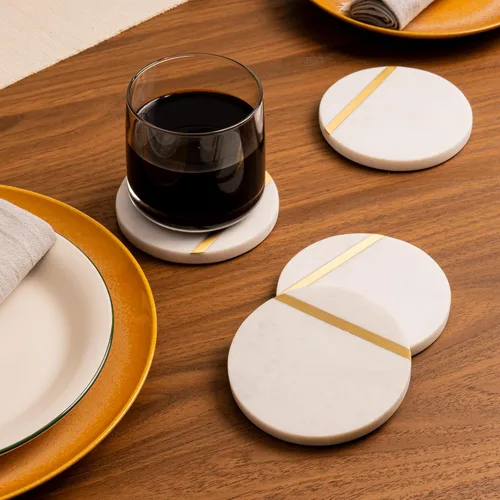 Vista 2 de Cork & Mill Juego de 6 posavasos de mármol, decoración moderna y estética de lujo para mesa de café, mármol blanco con incrustaciones de latón