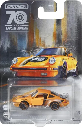 Vista 2 de Matchbox Moving Parts - Vehículo fundido a presión de 70 años de edición especial, HMV12 ~ Inspirado en el Porsche 911 Turbo de 1980 ~ 1/5 naranja