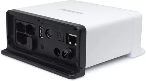 Vista 8 de Fusion MS-WB670 Apollo Marine Entertainment Hideaway System con MS-ERX400 Ethernet con cable remoto