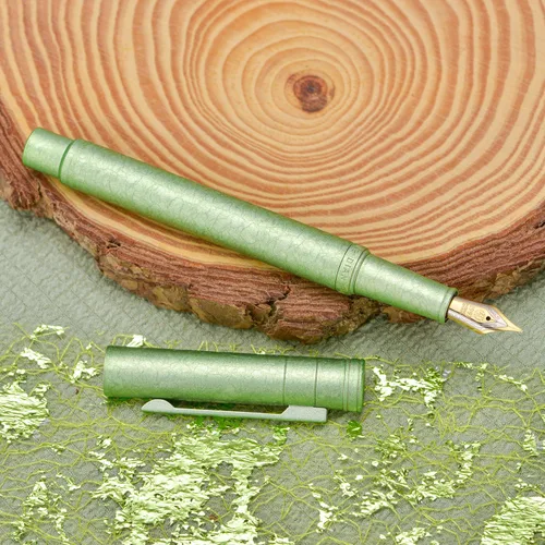 Vista 7 de Hongdian 1851 Forest - Pluma estilográfica de punta media, diseño clásico con convertidor y estuche de metal, flores de hielo verde manzana