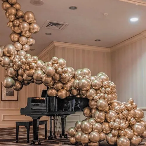 Vista 4 de Globos dorados champán, 60 globos pequeños de látex champán metálico de 5 pulgadas para arco de guirnalda de globos, globos cromados y champán de 5