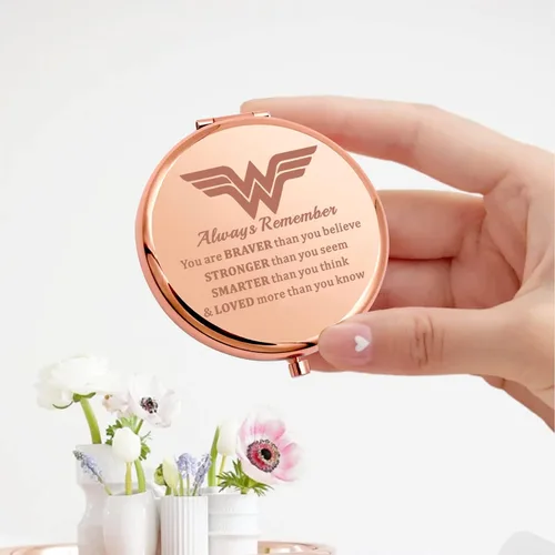 Vista 3 de KEYCHIN Heroine - Espejo de bolsillo para fanáticos de Diana, regalo You are Braver Stronger Smarter Than You Think Heroine - Espejo compacto