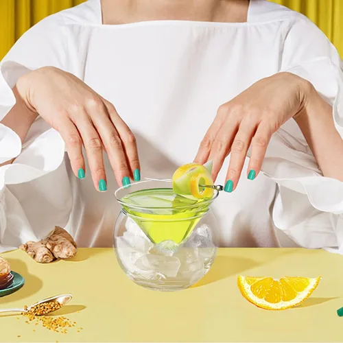 Vista 6 de Juego de 2 vasos de Martini sin tallo de 9 onzas con enfriador, juego de servidor de caviar de vidrio con cuenco de servidor, vaso de cóctel
