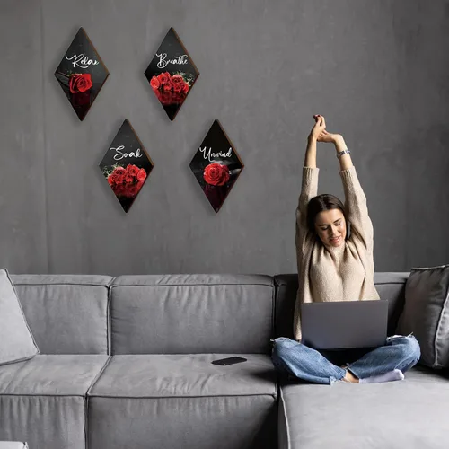 Vista 3 de ONIZHITY Juego de 4 decoración de pared de madera con rosas rojas para decoración de pared, diseño rústico, romántico, floral, decoración de pared