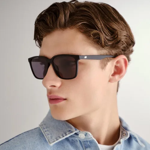 Vista 5 de Le Specs Gafas de sol Fair Game, Negro mateMono ahumado