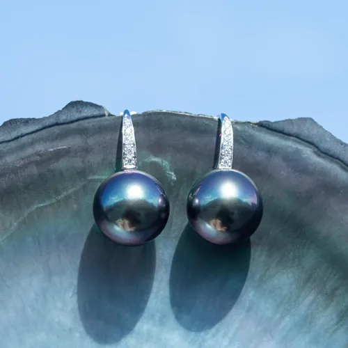 Vista 5 de Aretes de oro de 10 quilates con moissanita de 9 a 0.433in, perlas negras naturales seleccionadas a mano con calidad AAAA, diamante de moissanita