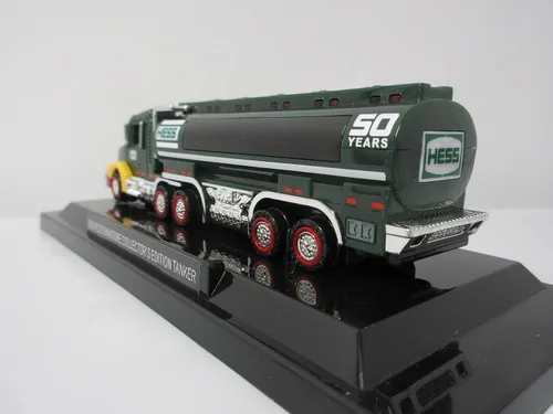 Vista 5 de Hess Toy Truck 2023 25th Anniversary Mini Collection - Primer camión, camión de juguete con crucero espacial y petrolero