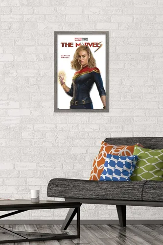 Vista 2 de Trends International Marvel The Marvels - Póster de pared de la serie Capitán Marvel, 22.4 pulgadas de largo x 14.7 pulgadas, versión enmarcada