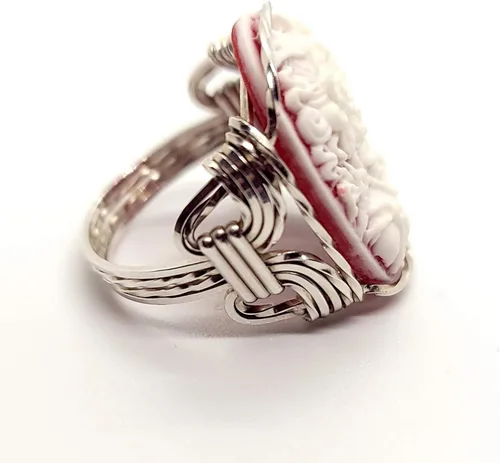 Vista 3 de Anillo de camafeo grande de plata de ley 925 con mariposas griegas rojas
