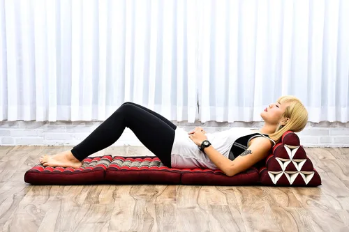 Vista 5 de Leewadee - Cómodo colchón japonés para piso - Cama tailandesa para piso con cojín triangular - Colchón futón - Estera de masaje tailandesa, 67 x 21