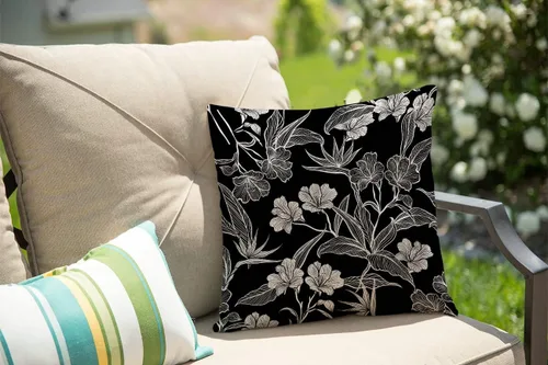Vista 3 de Solekla Funda de almohada cuadrada de lino y algodón con flores blancas y negras, funda de cojín decorativa para sofá de 18 x 18 pulgadas Sl157