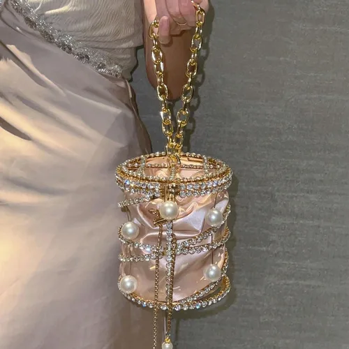 Vista 3 de Bolso bandolera metálico de lujo con diamantes de imitación para mujer, diseño de cadena de perlas 2025, ideal para vacaciones, fiestas, bodas