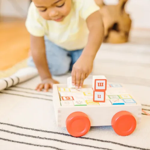Vista 2 de Melissa & Doug Carrito de Bloques ABC Clásico, 1 Unidad (Paquete de 1)