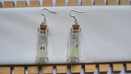 Vista 5 de Aretes de fantasma, collar de fantasma, aretes de fantasma en una botella, collar adopta un fantasma en frasco, joyería fantasma que brilla