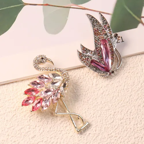 Vista 6 de 2 broches para mujer, diseño de flamencos vintage con diamantes de imitación, diseño de mariposa, broches de animales, broches de seguridad, broches