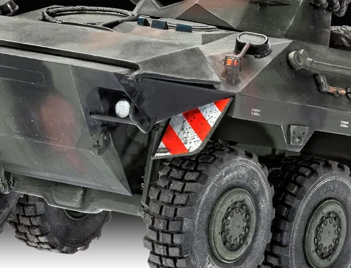 Vista 3 de Kit modelo Revell SPPZ 2 LUCHS a escala 1/35