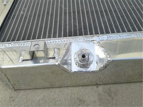 Vista 3 de Radiador de aluminio de 3 filas de 2.047 in para Nissan Datsun 1979-1983 280ZX 2.8L L6 280 ZX 1979 1980 1981 1982 1983 AT MT repuesto compatible