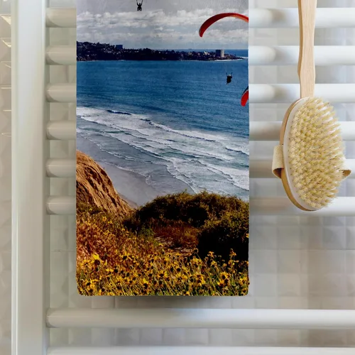 Vista 2 de 3D Rose California Parapente Float Toward La Jolla Shores toalla de mano, 15 x 22 pulgadas, blanco