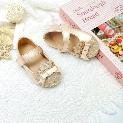 Vista 4 de Uineky Zapatos de vestir para bebés y niñas recién nacidas, zapatos planos estilo Mary Jane, antideslizantes, ligeros, suela suave, zapatos de boda