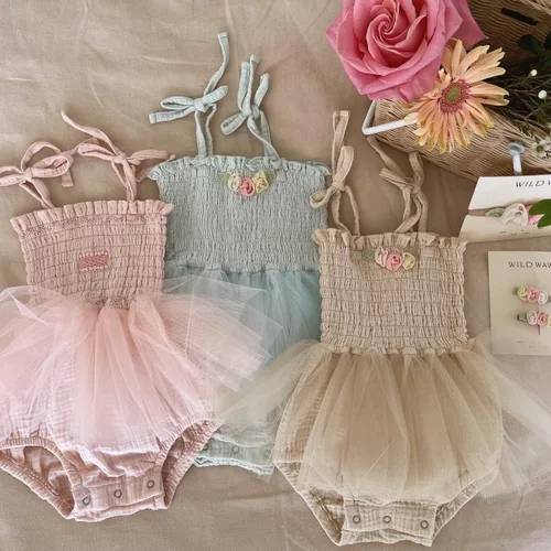 Vista 7 de Body sin mangas para bebé recién nacida con cuello halter y volantes, mameluco enterizo con diadema, conjunto de ropa de verano Albaricoque