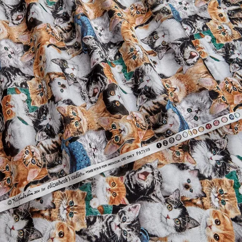 Vista 2 de Gatos empacados para razas de gatos, tela por yarda