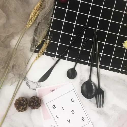 Vista 2 de Juego de cubiertos negros de acero inoxidable de 24 piezas, servicio para 6, vajilla pulida con espejo, cuchillo tenedor y cuchara para el hogar
