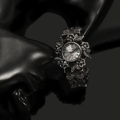 Vista 3 de Weicam Reloj de pulsera de cuarzo analógico con flores talladas para mujeres y niñas, Negro -, Classic
