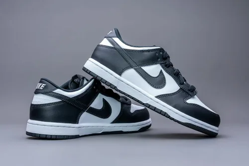Vista 755 de Nike Kid's Dunk Low Sneaker