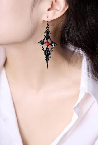 Vista 2 de Sacina Aretes de cruz gótica, aretes de cruz negra para mujer, aretes góticos, aretes góticos, aretes de Halloween, joyería de disfraces, regalo