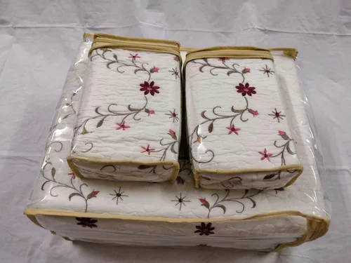 Vista 6 de Colcha acolchada 100% algodón, colcha bordada de lujo Amelia con flores blancas bordadas, idea de regalo para niñas y mujeres (1 edredón Queen)