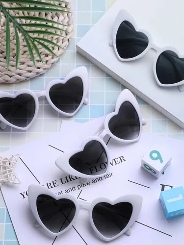 Vista 4 de Flutesan 15 pares de lentes de sol con forma de corazón para despedida de soltera para mujeres