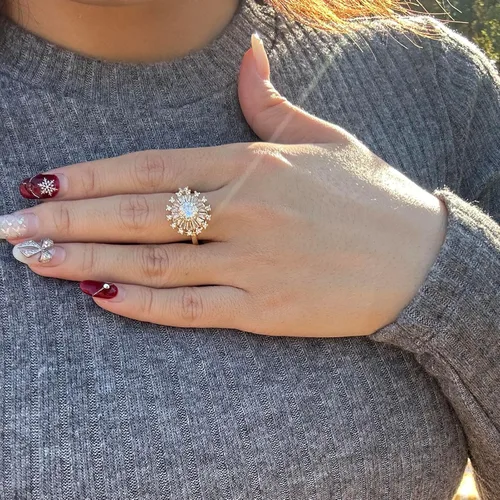 Vista 4 de Anillo giratorio ajustable chapado en oro de 18 quilates para mujer, anillo de girasol para aliviar el estrés