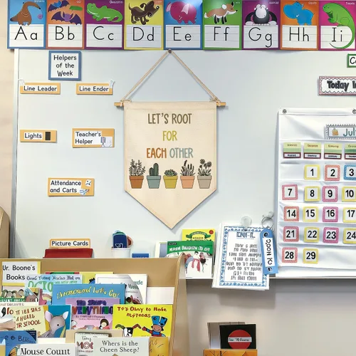 Vista 3 de Letrero de pared para aula, regalo para profesores, decoración inspiradora de vuelta a la escuela, bandera de pared con texto en inglés "Let's Root