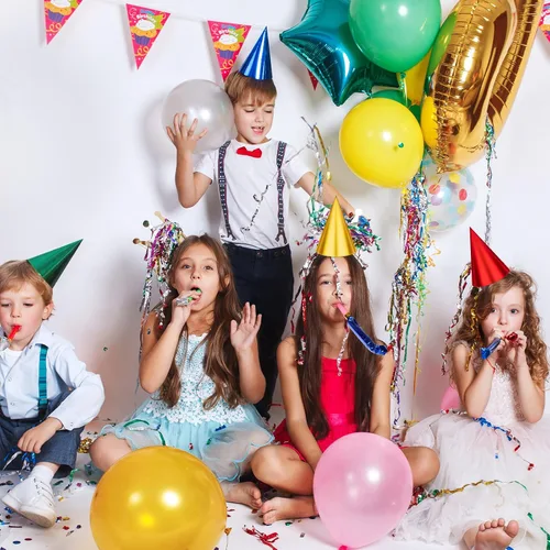 Vista 5 de Sotiff Juego de 200 sombreros y sopladores para fiesta de cumpleaños, cono colorido, sombrero metálico de papel de aluminio para niños y adultos